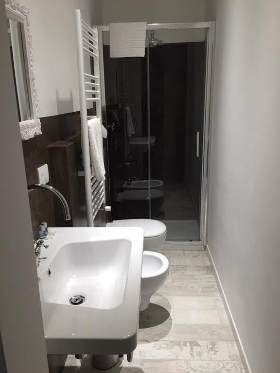 فندق A Casa Di Lu Na بولونيا الغرفة الصورة